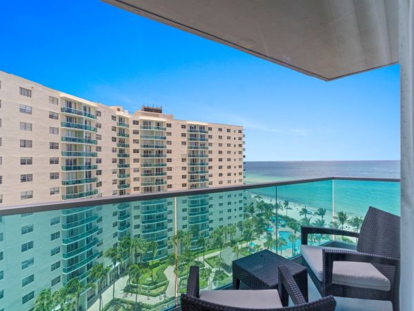 Luxury Vacation Unit with Ocean Views
