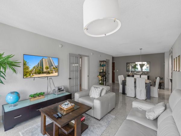 Luxury Vacation Unit with Ocean Views