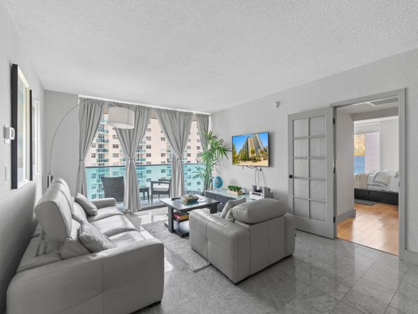 Luxury Vacation Unit with Ocean Views