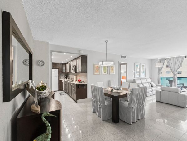Luxury Vacation Unit with Ocean Views