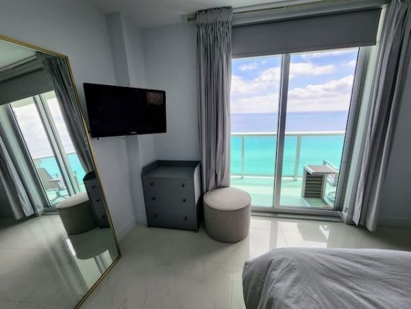 Spacious Vacation Condo with Ocean Views