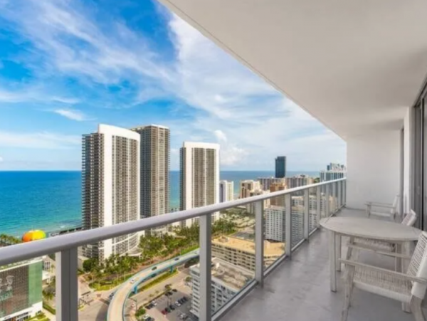 Luxury Two Bedroom Rental Condo in Hollywood