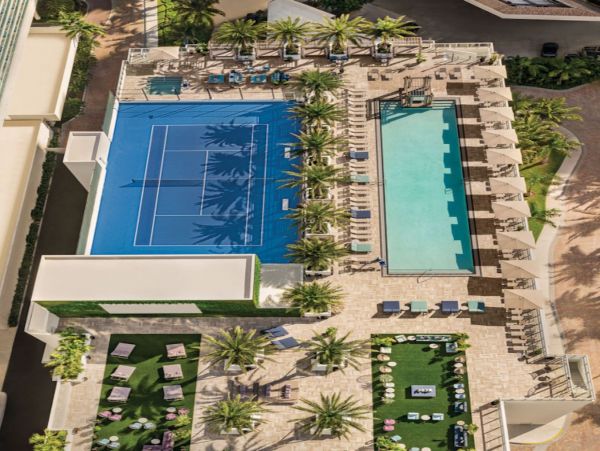 Hollywood Beach Oceanfront Condo - 3 Bedroom Luxury Suite with Resort Amenities