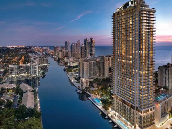 Hollywood Beach Oceanfront Condo - 3 Bedroom Luxury Suite with Resort Amenities