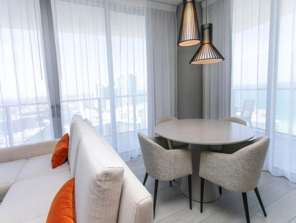 Hollywood Beach Oceanfront Condo - 3 Bedroom Luxury Suite with Resort Amenities