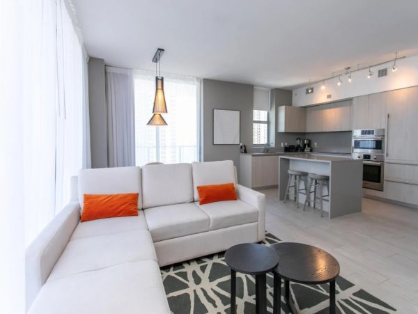 Hollywood Beach Oceanfront Condo - 3 Bedroom Luxury Suite with Resort Amenities