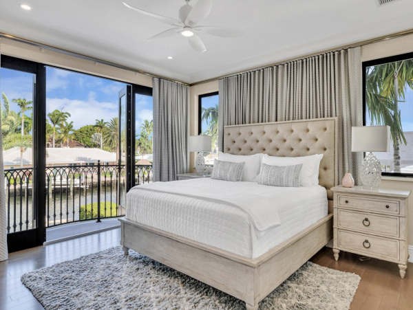 Stunning 7-Bedroom Villa Heated Pool, Canal & More in Fort Lauderdale
