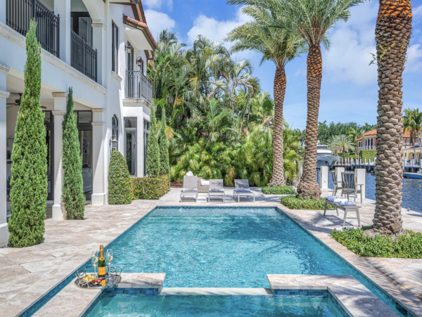 Stunning 7-Bedroom Villa Heated Pool, Canal & More in Fort Lauderdale