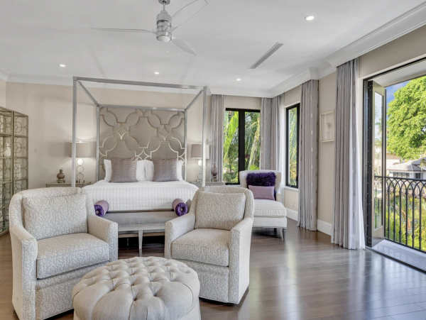 Stunning 7-Bedroom Villa Heated Pool, Canal & More in Fort Lauderdale