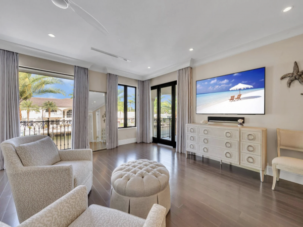 Stunning 7-Bedroom Villa Heated Pool, Canal & More in Fort Lauderdale