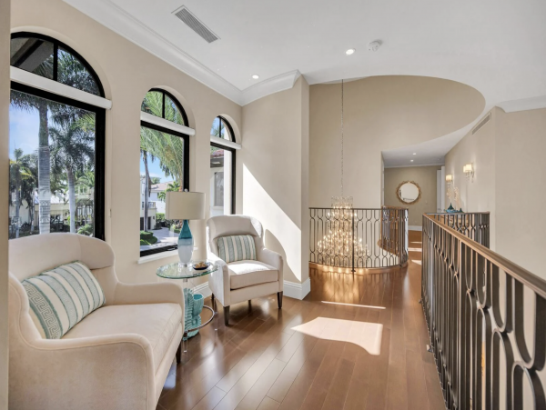 Stunning 7-Bedroom Villa Heated Pool, Canal & More in Fort Lauderdale
