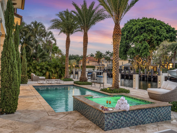 Stunning 7-Bedroom Villa Heated Pool, Canal & More in Fort Lauderdale