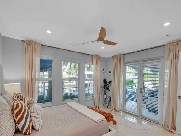 Luxurious Mediterranean Coastal Villa in Seven Isles - Perfect for Large Groups