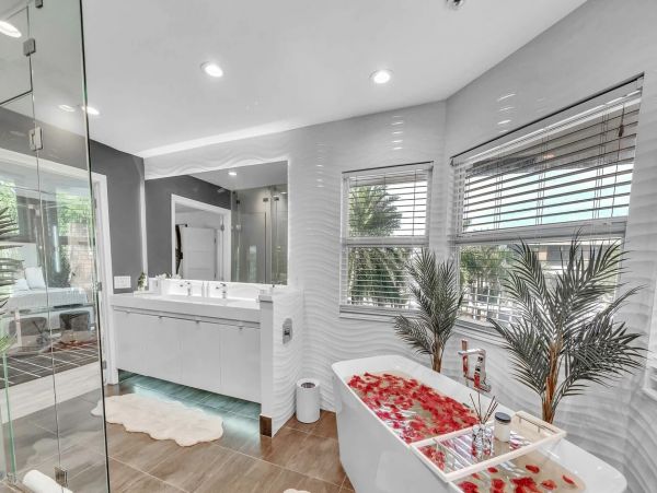 Luxurious Mediterranean Coastal Villa in Seven Isles - Perfect for Large Groups