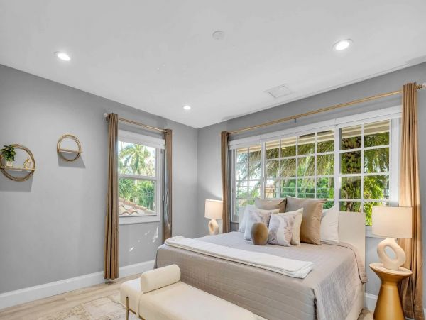 Luxurious Mediterranean Coastal Villa in Seven Isles - Perfect for Large Groups