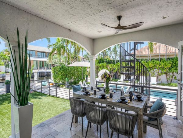Luxurious Mediterranean Coastal Villa in Seven Isles - Perfect for Large Groups