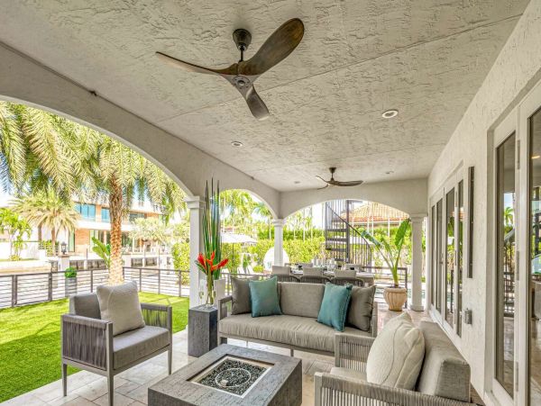 Luxurious Mediterranean Coastal Villa in Seven Isles - Perfect for Large Groups