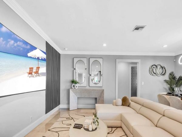 Luxurious Mediterranean Coastal Villa in Seven Isles - Perfect for Large Groups