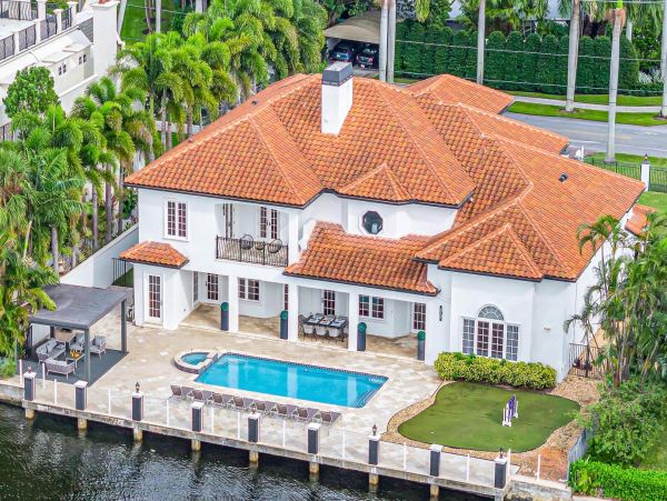 Grand Mediterranean Coastal Villa Eight Bedrooms - Luxury Waterfront Retreat