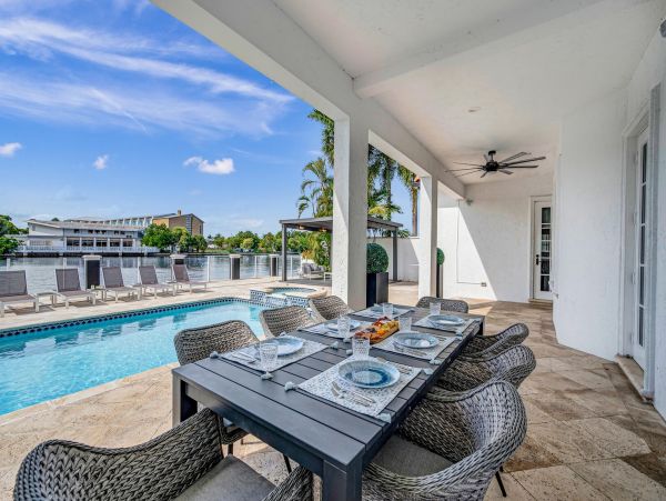 Grand Mediterranean Coastal Villa Eight Bedrooms - Luxury Waterfront Retreat