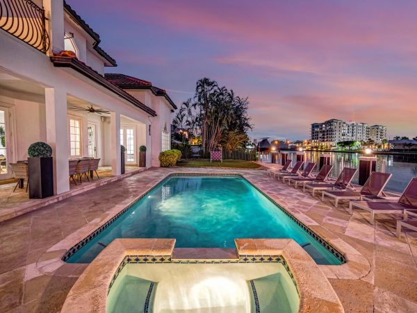 Grand Mediterranean Coastal Villa Eight Bedrooms - Luxury Waterfront Retreat