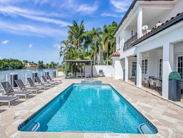 Grand Mediterranean Coastal Villa Eight Bedrooms - Luxury Waterfront Retreat