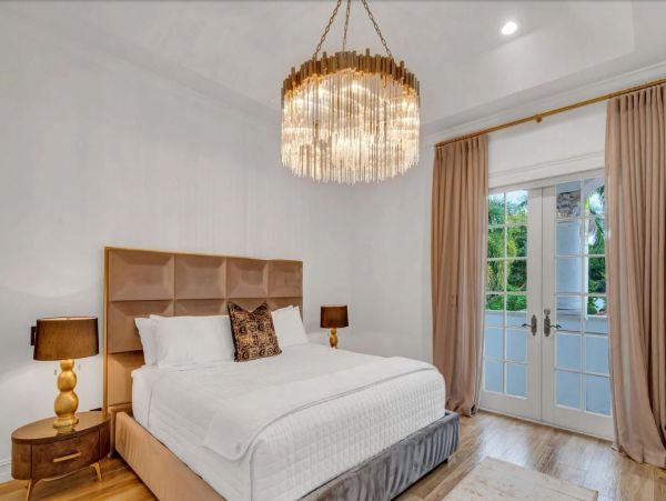 Grand Mediterranean Coastal Villa Eight Bedrooms - Luxury Waterfront Retreat