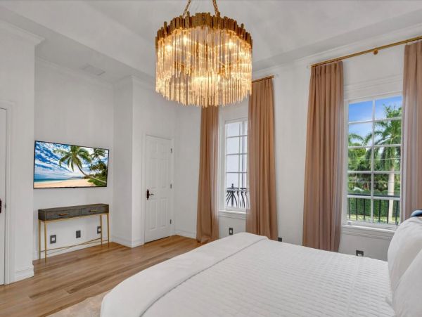 Grand Mediterranean Coastal Villa Eight Bedrooms - Luxury Waterfront Retreat