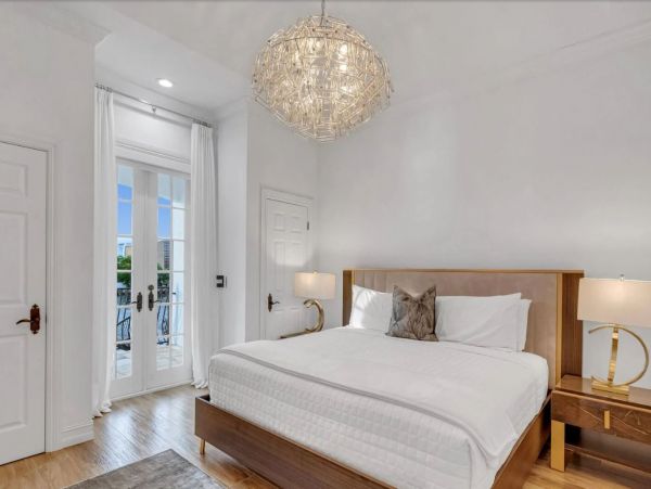 Grand Mediterranean Coastal Villa Eight Bedrooms - Luxury Waterfront Retreat