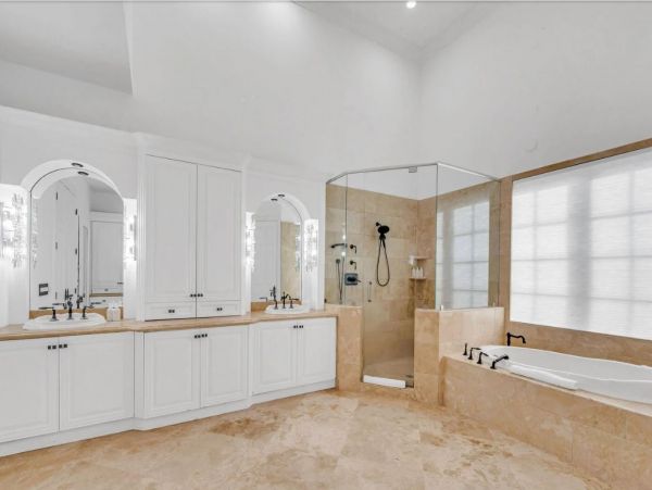 Grand Mediterranean Coastal Villa Eight Bedrooms - Luxury Waterfront Retreat