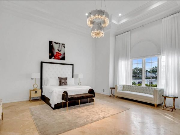 Grand Mediterranean Coastal Villa Eight Bedrooms - Luxury Waterfront Retreat