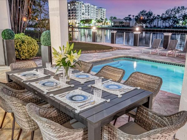 Grand Mediterranean Coastal Villa Eight Bedrooms - Luxury Waterfront Retreat