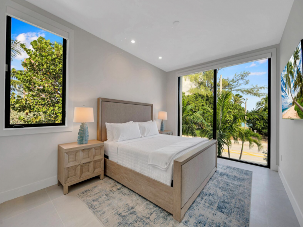 Fort Lauderdale Luxury Vacation Rental Steps fron the Beach