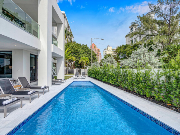 Fort Lauderdale Luxury Vacation Rental Steps fron the Beach