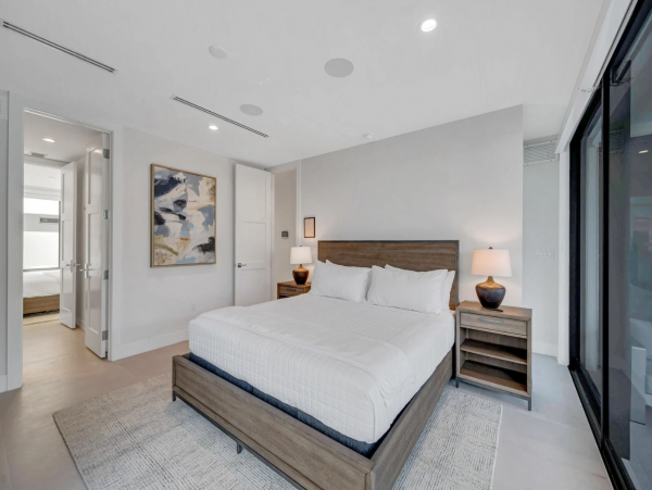Fort Lauderdale Luxury Vacation Rental Steps fron the Beach