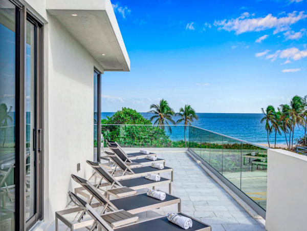 Fort Lauderdale Luxury Vacation Rental Steps fron the Beach