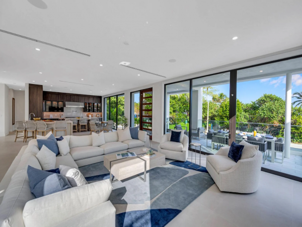 Fort Lauderdale Luxury Vacation Rental Steps fron the Beach
