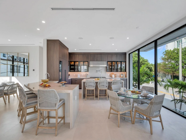 Fort Lauderdale Luxury Vacation Rental Steps fron the Beach