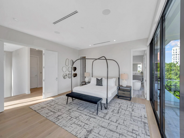 Fort Lauderdale Luxury Vacation Rental Steps fron the Beach