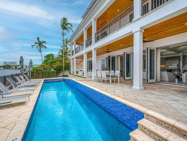 Modern Vacation Rental with 6 Bedrooms in Fort Lauderdale