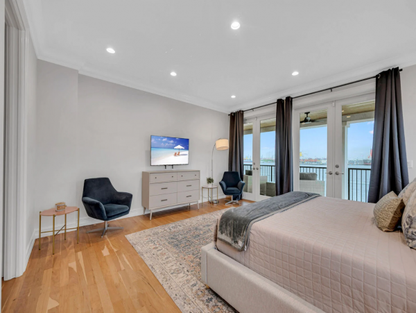 Modern Vacation Rental with 6 Bedrooms in Fort Lauderdale