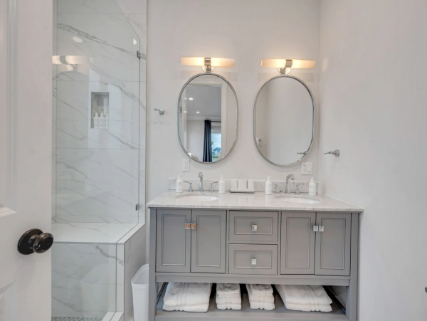 Modern Vacation Rental with 6 Bedrooms in Fort Lauderdale