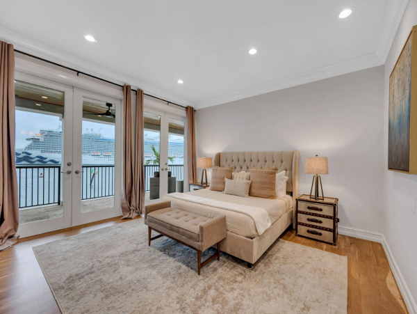 Modern Vacation Rental with 6 Bedrooms in Fort Lauderdale