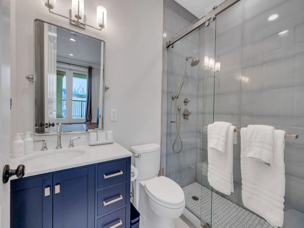 Modern Vacation Rental with 6 Bedrooms in Fort Lauderdale