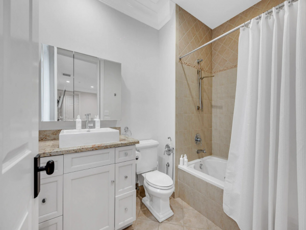 Modern Vacation Rental with 6 Bedrooms in Fort Lauderdale