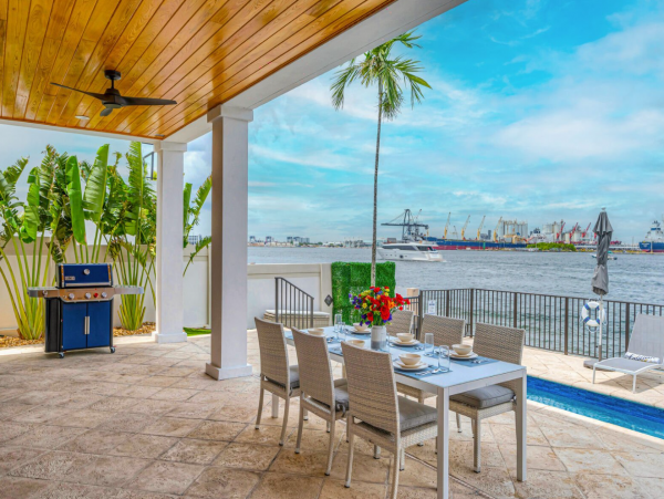 Modern Vacation Rental with 6 Bedrooms in Fort Lauderdale
