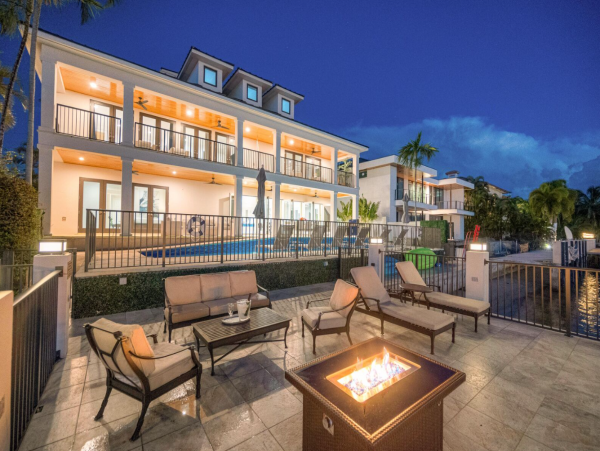 Modern Vacation Rental with 6 Bedrooms in Fort Lauderdale
