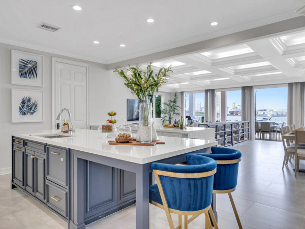 Modern Vacation Rental with 6 Bedrooms in Fort Lauderdale