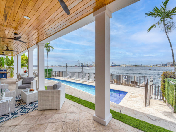 Modern Vacation Rental with 6 Bedrooms in Fort Lauderdale