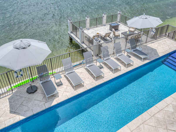 Modern Vacation Rental with 6 Bedrooms in Fort Lauderdale